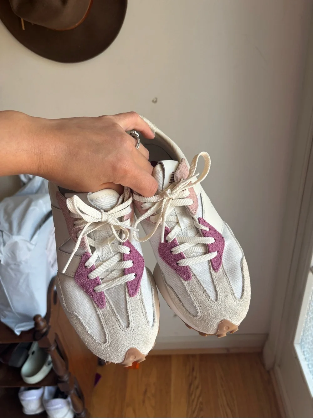 New Balance 327 Women's Sneaker size 7.5